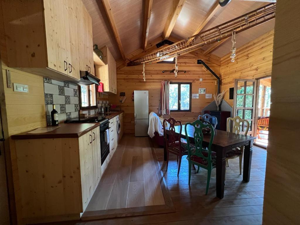 Rustic Cabin In The Woods/Cabana En El Bosque Amer Bagian luar foto