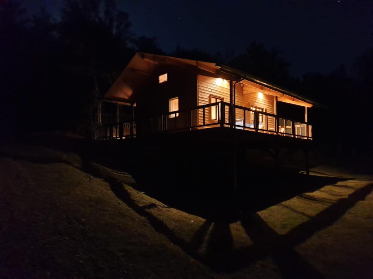 Rustic Cabin In The Woods/Cabana En El Bosque Amer Bagian luar foto